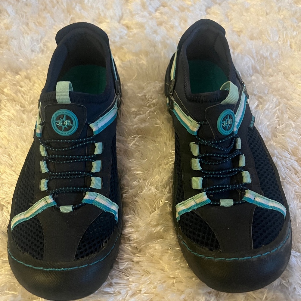 J41 Walking or Water Shoes Size 6